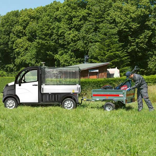 Aixam Pro E-Truck Elektro-Kleintransporter mit Pritsche Ladeplattform von Höfler Services Stuttgart.